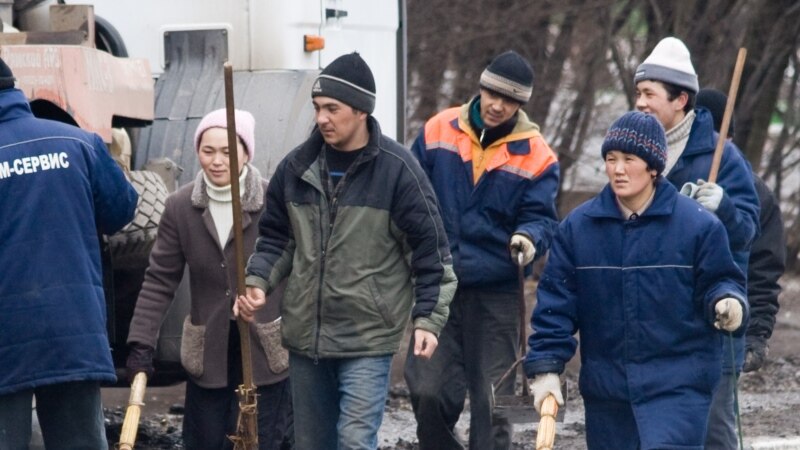 Мэр Москвы Собянин призвал сократить число мигрантов в коммунальных службах