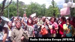 Новинарите на протест пред судот во Скопје 