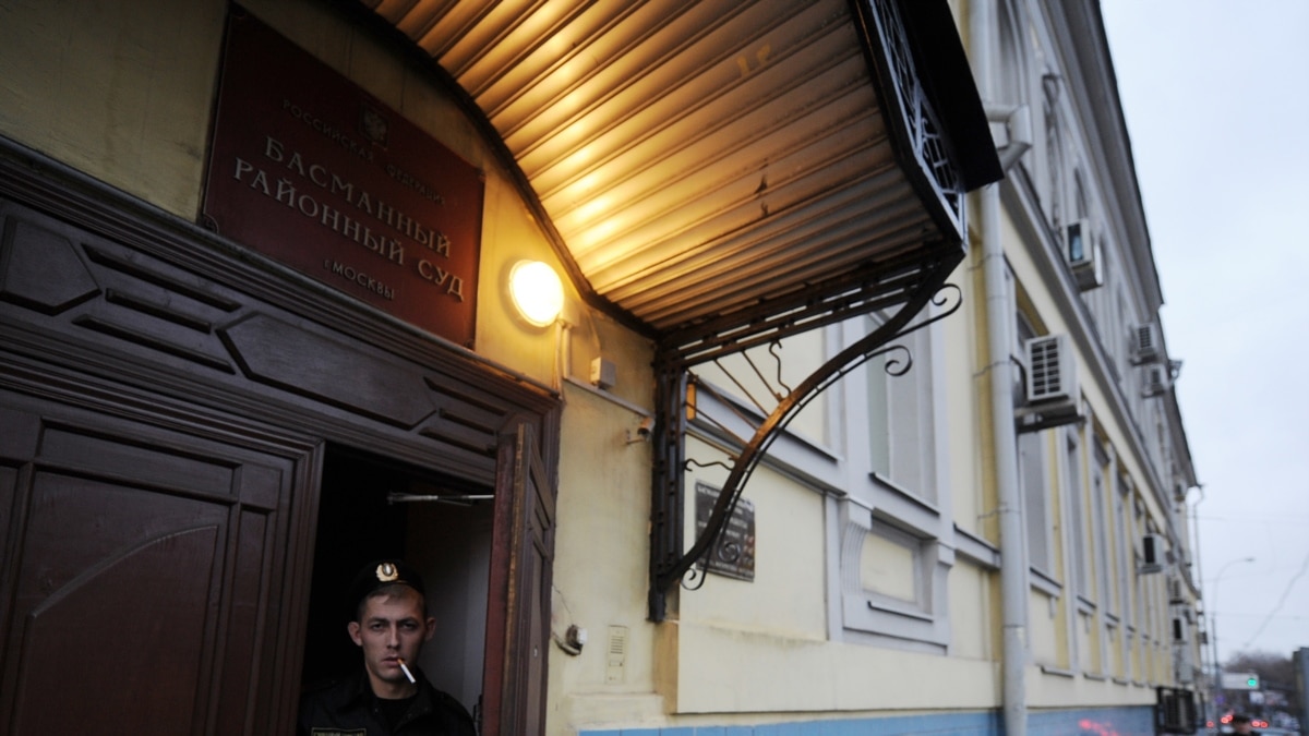 The court sent a Muscovite to a pre-trial detention center for three crosses on the asphalt