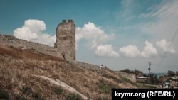 Фортеця, військові частини і рибзавод: прогулянка по історичній Феодосії (фотогалерея)