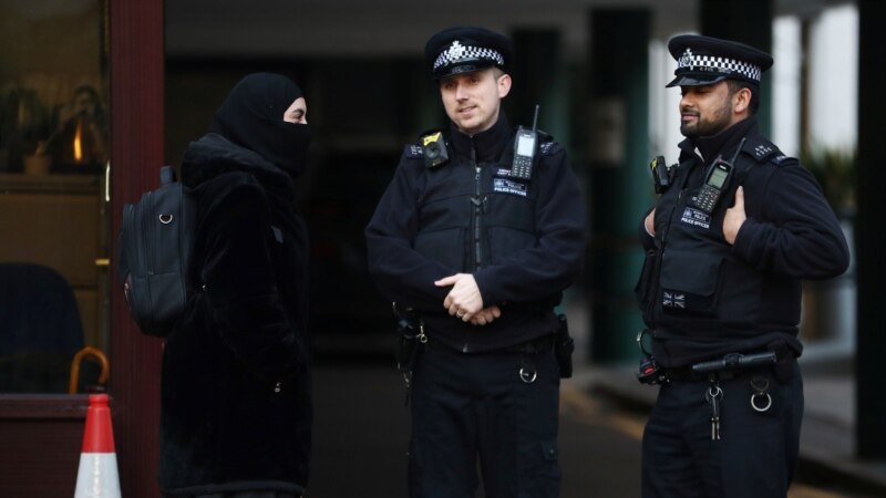 Едно лице повредено во џамија во Лондон 