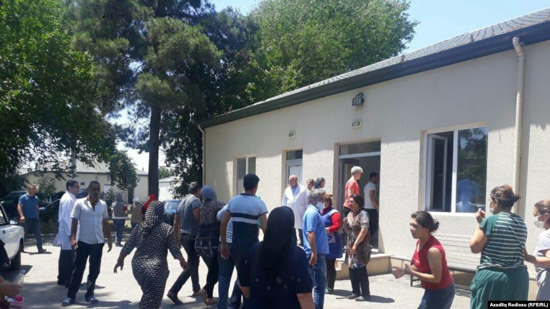Azərbaycan, İmişli rayon xəstəxanasının qarşısı,19 iyun 2018