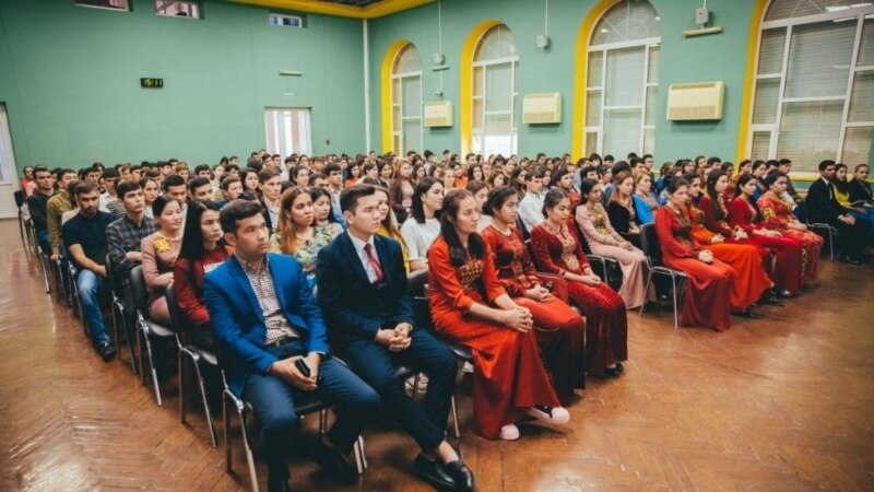 Türkmen talyplaryna iberip bolýan puluň möçberi 'artdyryldy', ýöne käbir kynçylyklar saklanýar