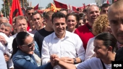 Lideri opozitar maqedonas, Zoran Zaev gjatë protestës së sotme