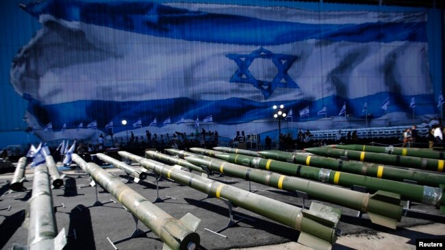 M302 rockets found aboard the Klos C ship, suspected of suppying Gaza groups, are displayed at an Israeli navy base in the Red Sea resort city of Eilat, March 10, 2014