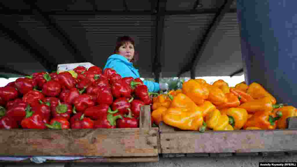 &laquo;Крымский привоз&raquo;&nbsp;&ndash; самый большой сельскохозяйственный оптово-розничный рынок крымской столицы, который с 2002 года функционирует на улице Киевской
