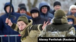 Участники военно-патриотического клуба подготовили показательный бой к мероприятиям в честь российского Дня защитника Отечества. Евпатория, 23 февраля 2019 года