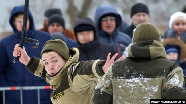 Участники военно-патриотического клуба подготовили показательный бой к мероприятиям в честь российского Дня защитника Отечества. Евпатория, 23 февраля 2019 года