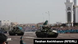 Военный парад, посвящённый 70-летию разгрома гитлеровской Германии во Второй мировой войне. Астана. 9 мая 2015 года