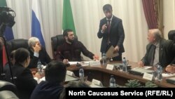 Главы парламентов Чечни и Дагестана Магомед Даудов и Хизри Шихсаидов во время переговоров о границе