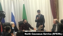Главы парламентов Чечни и Дагестана Магомед Даудов и Хизри Шихсаидов во время переговоров о границе