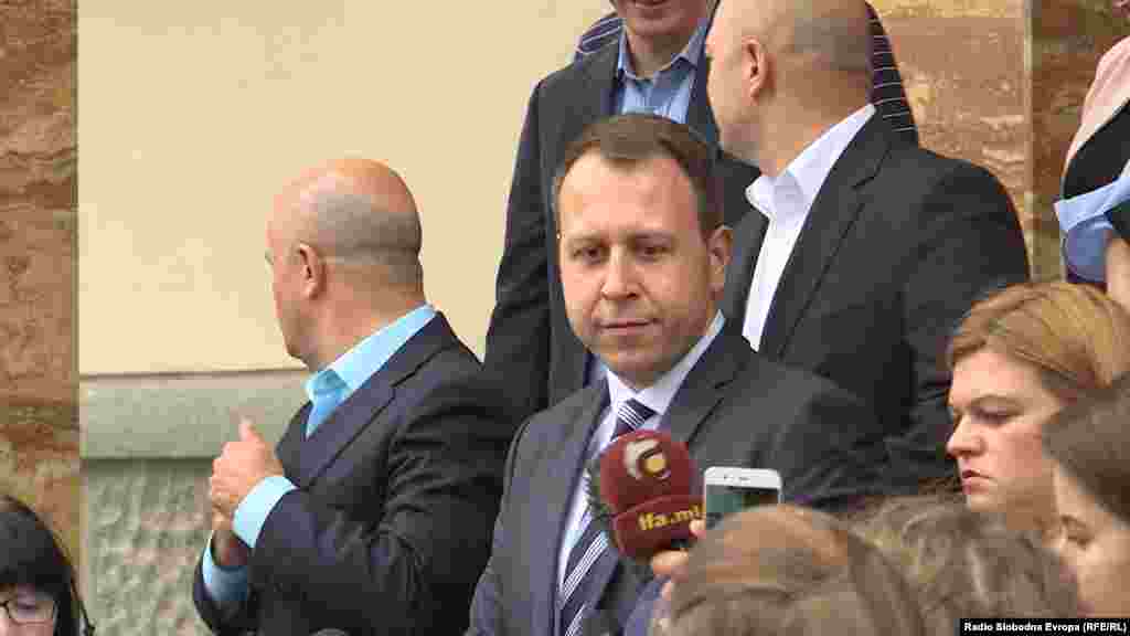МАКЕДОНИЈА - Oпозицијата може да ги бојкотира претстојните претседателски избори во мај доколку Собранието не изгласа предвремени парламентарни избори, изјавил за Алсат генералниот секретар на ВМРО-ДПМНЕ, Игор Јанушев.