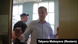 Aleksej Navaljni na saslušanju na sudu u Moskvi, 1. juli