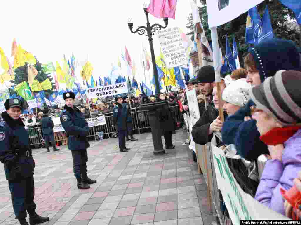 Мітинг підприємців проти нового Податкового кодексу біля Верховної Ради, 18 листопада 2010 р.