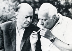 Аркадзь Куляшоў і Міхась Лынькоў на Нарачы ў 1973-м