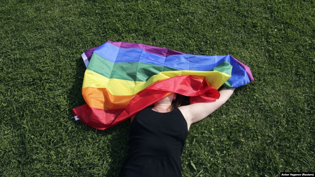 В Госдуме попросили Роскомнадзор разорвать связь ЛГБТ и радуги — Реальное время