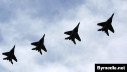 Вайсковыя самалёты Белраусі на адным з ранейшых парадаў у Менску. Ілюстрацыйнае фота