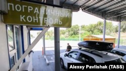 UKRAINE - car checkpoint "Armyansk", 12Sep2018
