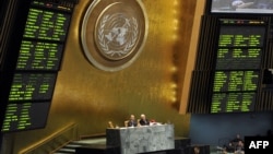 У залі Генасамблеї ООН після голосування, 2 квітня 2013 року
