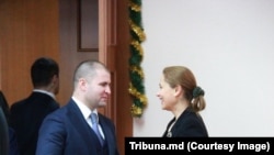 Victoria Iftodi, cu ministrul justiției Vladimir Cebotari (Foto: Tribuna.md)