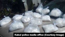 آرشیف - مواد مخدر نوع شیشه ضبط شده که توسط پولیس کابل ضبط شده است.