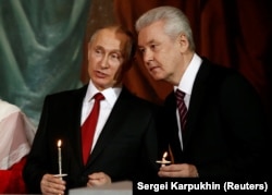 President Vladimir Putin (left) approved the plan at a February meeting with Moscow Mayor Sergei Sobyanin. (file photo)