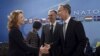 Crnogorski ministri odbrane i inostranih poslova, Milica Pejanović - Đurišić i Igor Lukšić, pozdravljaju se sa generalnim sekretarom NATO-a Jensom Stoltenbergom