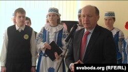 У традыцыйнымДня Волі ў віленскай беларускай школе ўзяў удзел прэм’ер-міністар Літвы Андрус Кубілюс.