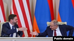 Armenia - U.S. Vice President JD Vance and Armenian Prime Minister Nikol Pashinian shake hands after talks in Yerevan, February 9, 2026.