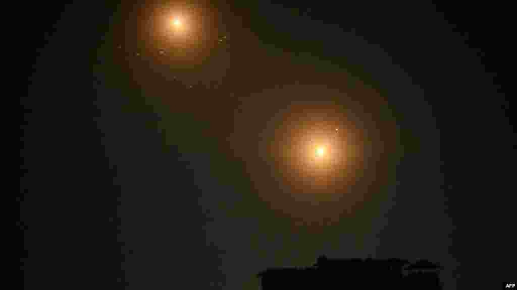 Andrij Szibiha ukrán külügyminiszter szerint „ez a brutális orosz támadás rámutat arra, hogy tovább kell erősíteni Ukrajna védelmét, és ismét nyomást kell gyakorolni Oroszországra, beleértve a régóta várt döntést a befagyasztott vagyonokról” – írta a miniszter az X-en