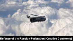 Një bombë rrëshqitëse ruse e fotografuar pas lëshimit në korrik të vitit 2024.