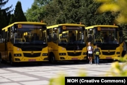«Шкільні автобуси – 2 млрд фінансування. Фактично ми викуповуємо практично всі спроможності виробників автобусів, які є в Україні» – Оксен Лісовий
