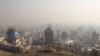 نمایی از هوای تهران که دچار آلودگی شدید شده است.