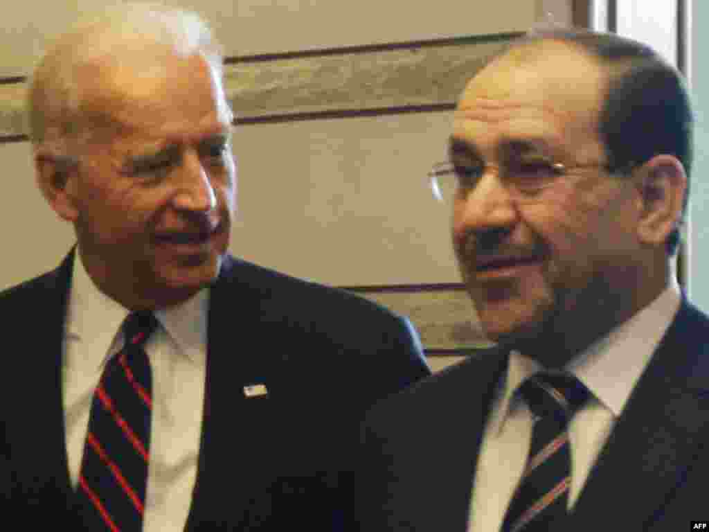 Iraq -- Prime Minister Nuri al-Maliki (R) meets with US Vice-President Joe Biden in Baghdad, 31Aug2010 - IRAQ, Baghdad : US Vice-President Joe Biden (L) meets Iraqi Prime Minister Nuri al-Maliki in Baghdad on August 31, 2010, as US combat operations in Iraqi come to a symbolic end. AFP PHOTO/ALI AL-SAADI 