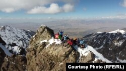 زنان کوهنورد افغانستان در بلندترین قله سلسله کوه‌های بابا