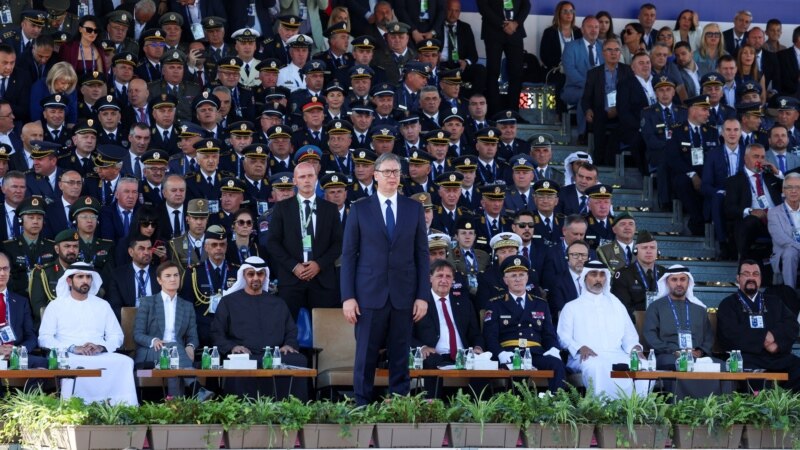 Vuçiq pretendon se “të gjithë po përgatiten për luftë”