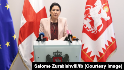 სალომე ზურაბიშვილი: „ჩვენ უნდა დავიცვათ დამოუკიდებლობა იქ, სადაც ყოველთვის ვზეიმობთ, ანუ რუსთაველზე“.