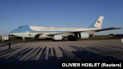 Президентският самолет на САЩ Air Force One кацна на военно летище в Белгия на 13 юни 2021 г. Срещата на върха в НАТО се провежда в понеделник.