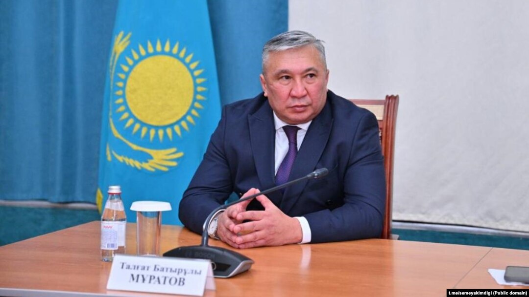 Қызметші бастықты толқытады Грасианна Барбоза жалаңаш