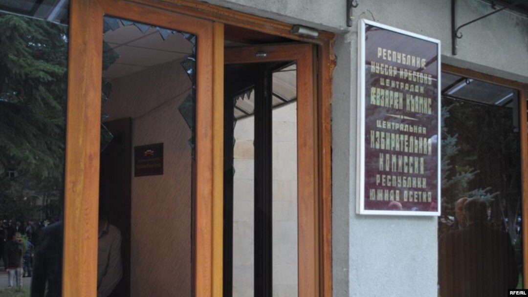 В республике только и разговоров, что ЦИК срезает неугодных власти кандидатов