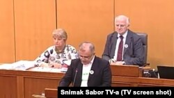 Nedžad Hodžić tokom obraćanja u Saboru o Srebrenici