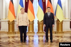 Ангела Меркель и Владимир Зеленский во время встречи в Киеве, 22 августа 2021 года