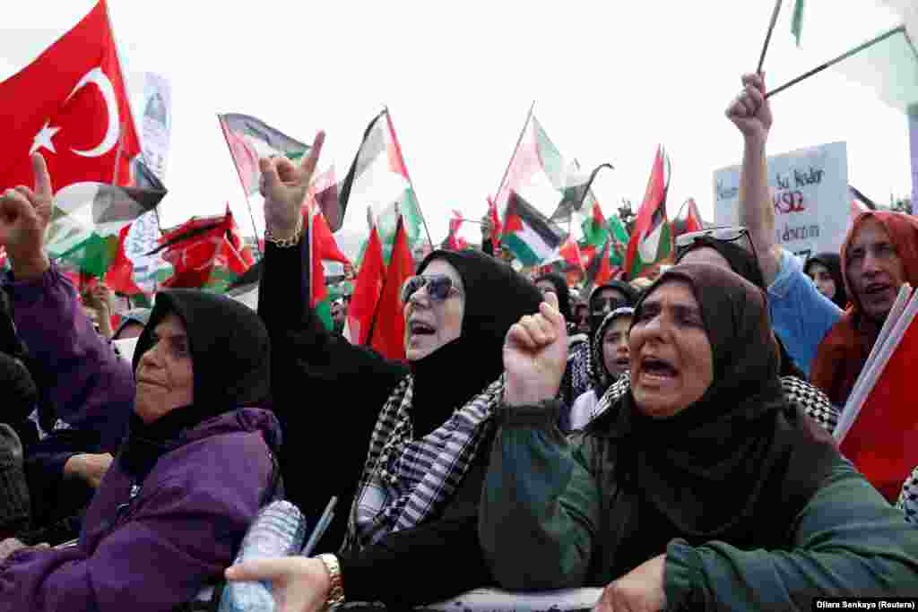 Učesnice protestnog skupa u znak podrške Palestini u Istanbulu, Turska, 6. oktobar 2024.