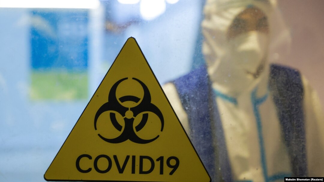 Cadru medical la Palatul de gheață Krylatskoye din Moscova, care a fost transformat în temporar în spital COVID. 20 ianuarie, 2021