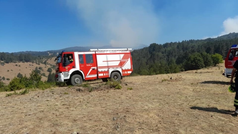 Во Македонија во моментов активни три пожари