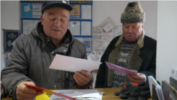 Veterinarul și polițistul care au devenit poștași: „Scrisori de dragoste acum nu prea sunt, mai mult de la judecătorie și procuratură”