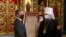 Предстоятель ПЦУ митрополит Епіфаній зустрічає держсекретаря США Ентоні Блінкена на площі перед&nbsp;Свято-Михайлівським Золотоверхим монастирем