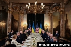 Întâlnire în Florida, pe 28 decembrie 2025, între delegația Ucrainei și cea a Statelor Unite.