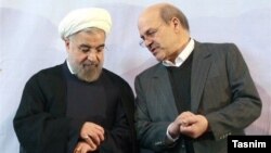 عیسی کلانتری، معاون رئیس جمهور و رئیس سازمان حفاظت محیط زیست ایران در کنار حسن روحانی