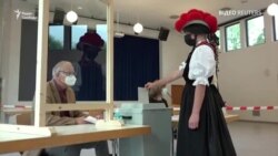 Вибори в Німеччині: виборці Баварії голосують у традиційному баварському одязі (відео)
